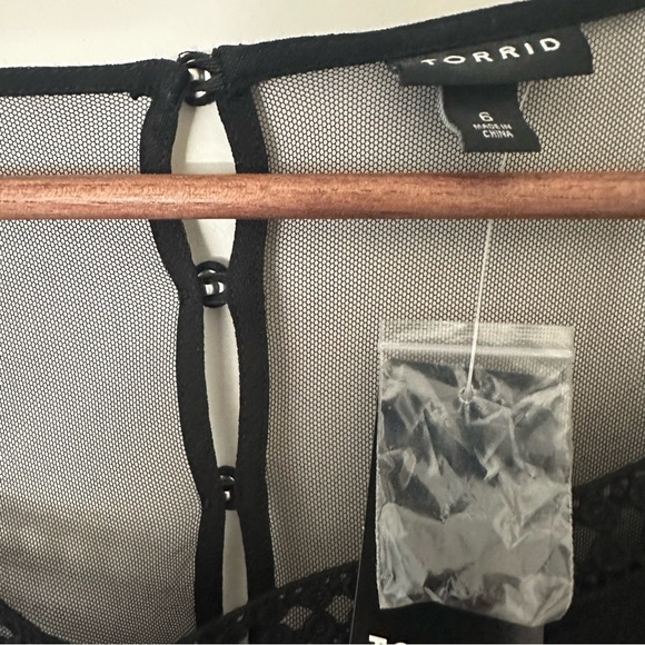 Torrid Black Crepe Tunic w/ Lace detail size 6 - Picture 6 of 8